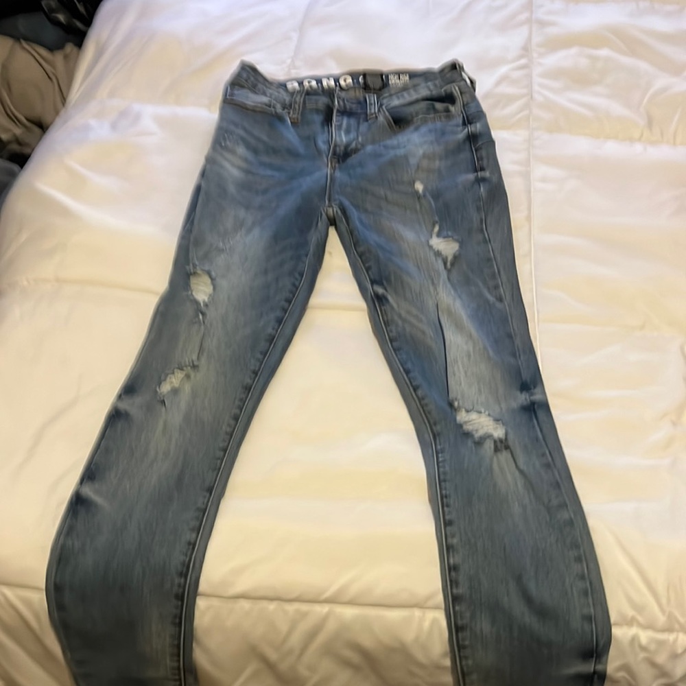 A pair of comfortable blue jeans high rise skinny ankle